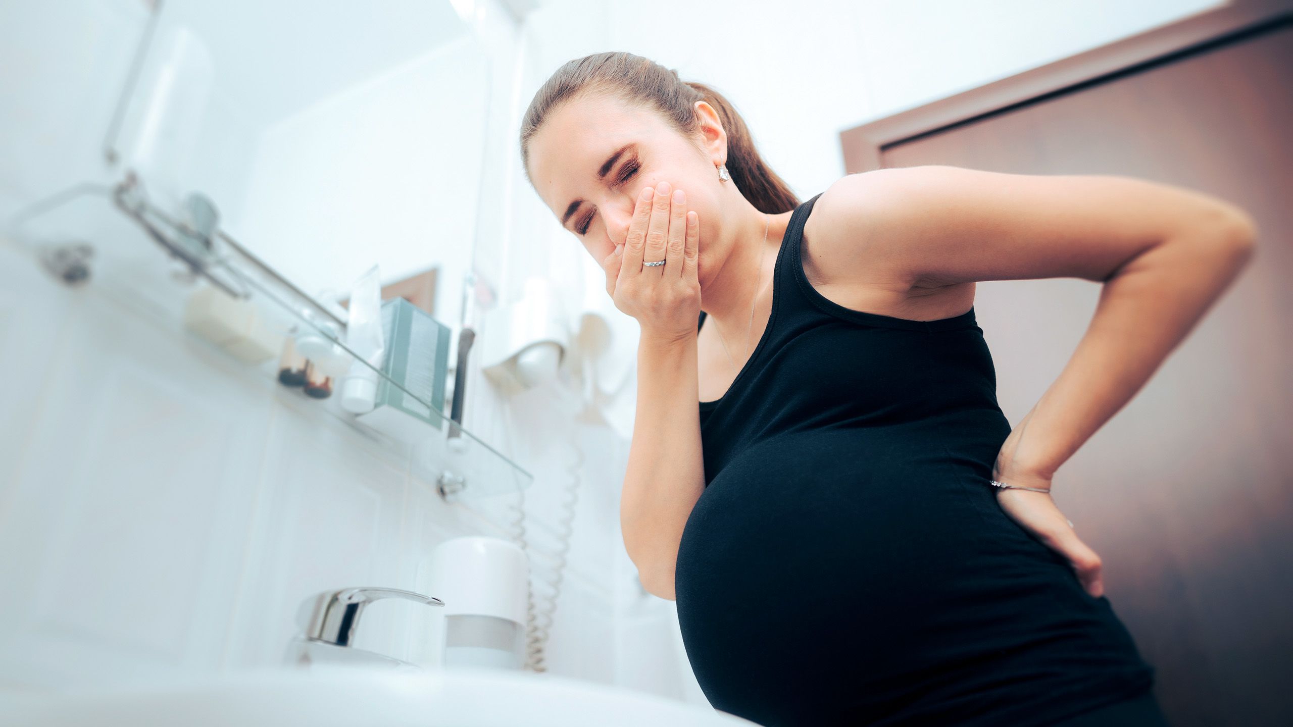 Hamilelikte hiperemezis gravidarum (aşırı bulantı ve kusma) nasıl tedavi edilir?